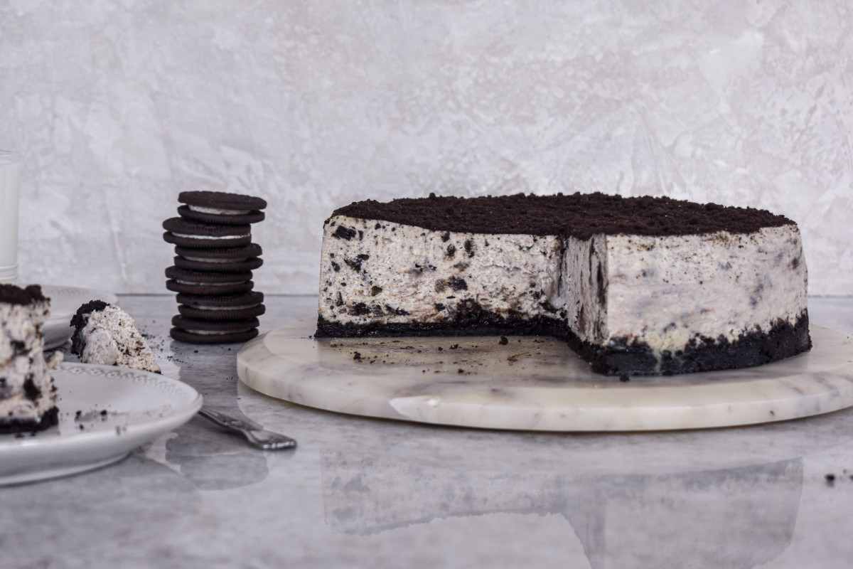 cookies and cream whole cheesecake