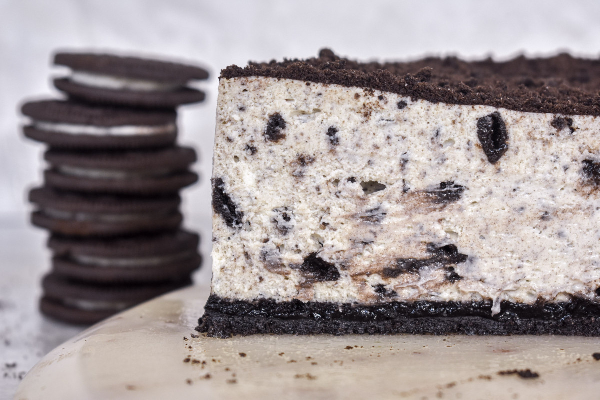 cookies and cream cheesecake showing creaminess