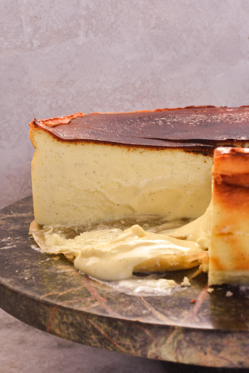 Custard center of Basque Cheesecake